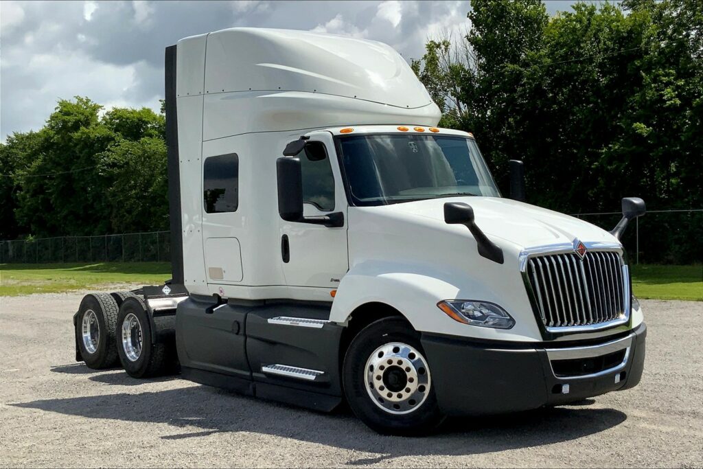 2023 INT LT625 6×4 Sleeper
