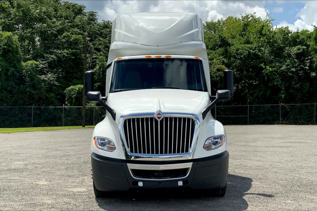 2023 INT LT625 6×4 Sleeper