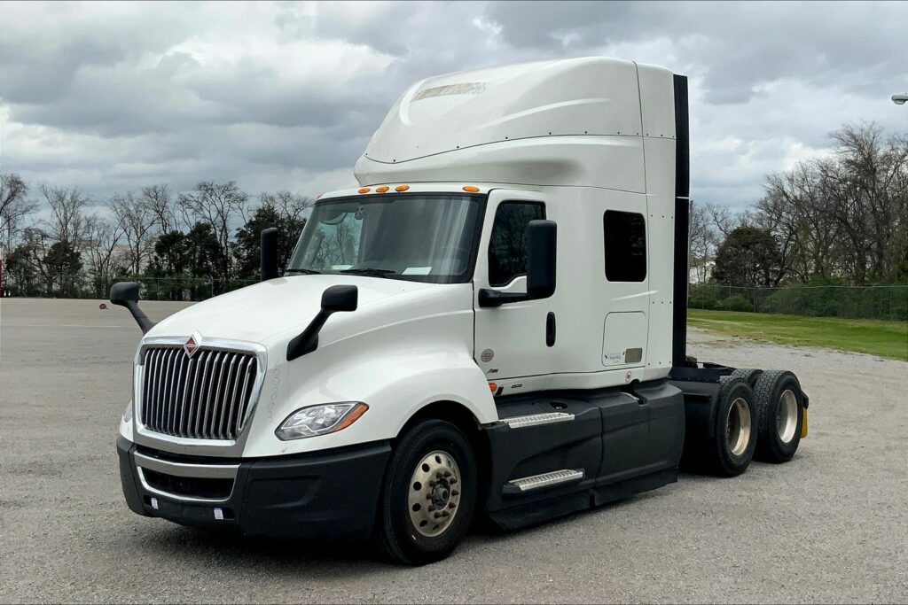 2023 INT LT625 6×4 Sleeper
