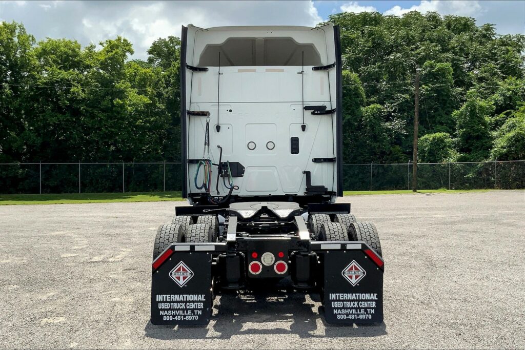 2023 INT LT625 6×4 Sleeper