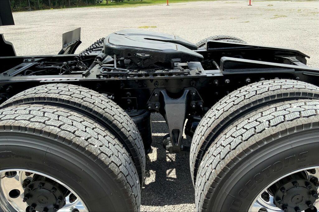 2023 INT LT625 6×4 Sleeper