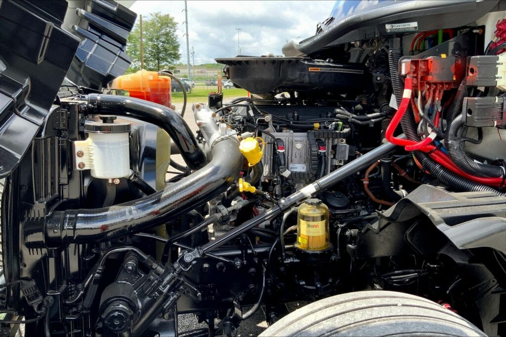 2023 INT LT625 6×4 Sleeper