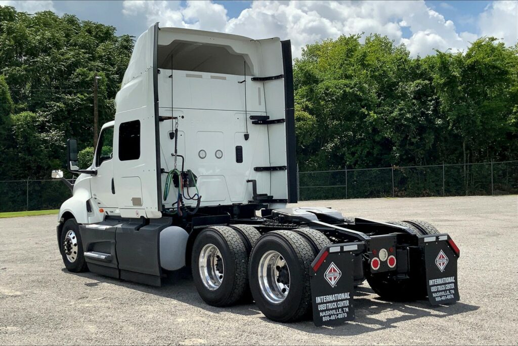 2023 INT LT625 6×4 Sleeper