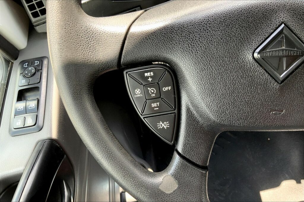 2023 INT LT625 6×4 Sleeper