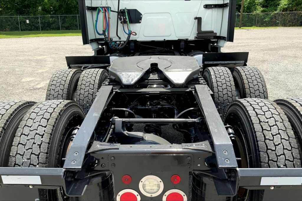 2023 INT LT625 6×4 Sleeper