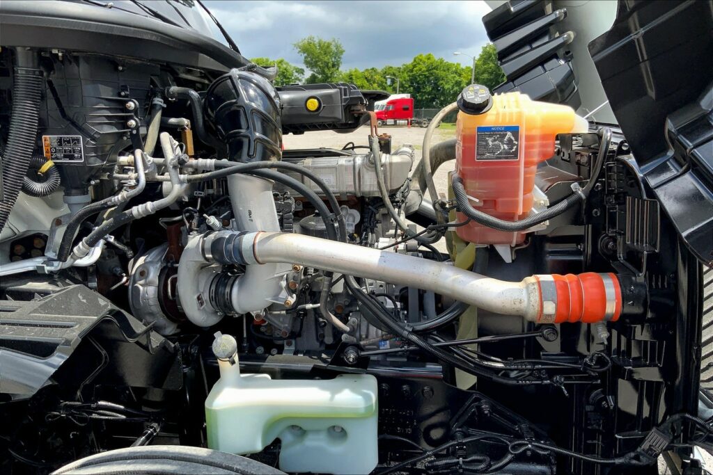 2023 INT LT625 6×4 Sleeper