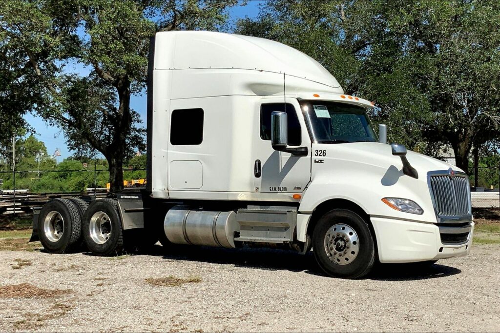 2023 INT LT625 6×4 Sleeper