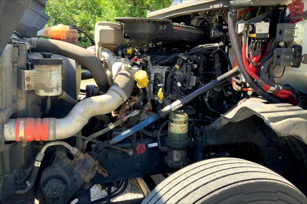 2023 INT LT625 6×4 Sleeper