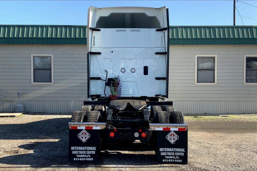 2023 INT LT625 6×4 Sleeper