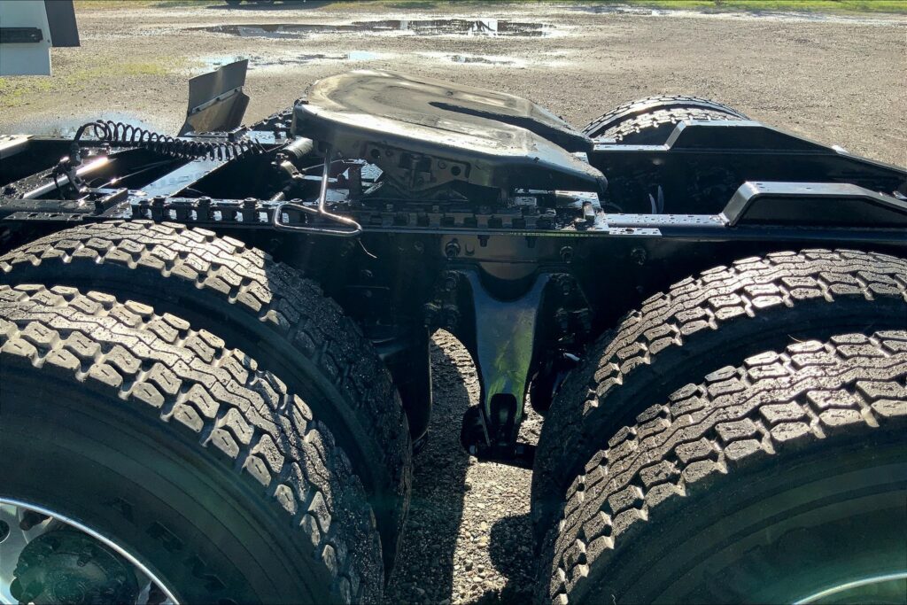 2023 INT LT625 6×4 Sleeper