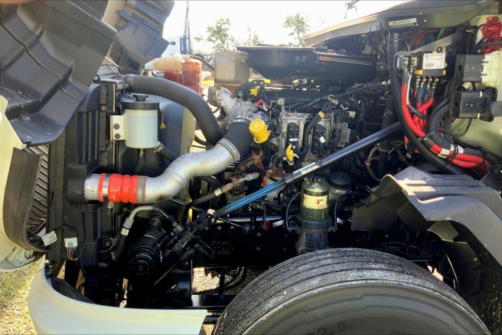 2023 INT LT625 6×4 Sleeper