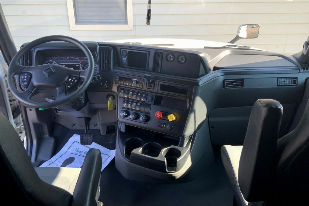 2023 INT LT625 6×4 Sleeper