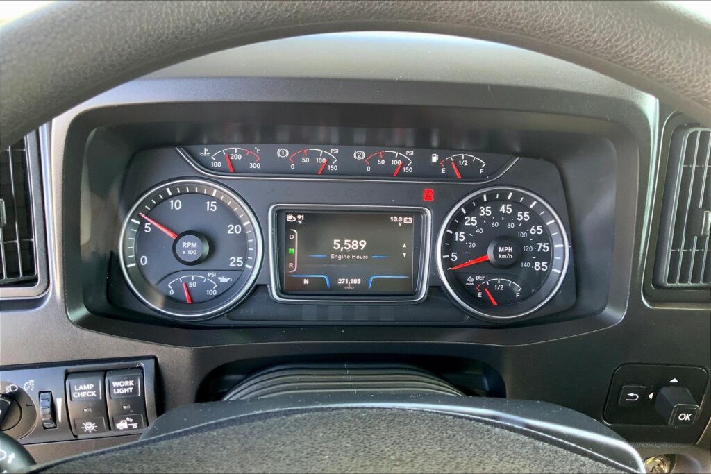 2023 INT LT625 6×4 Sleeper