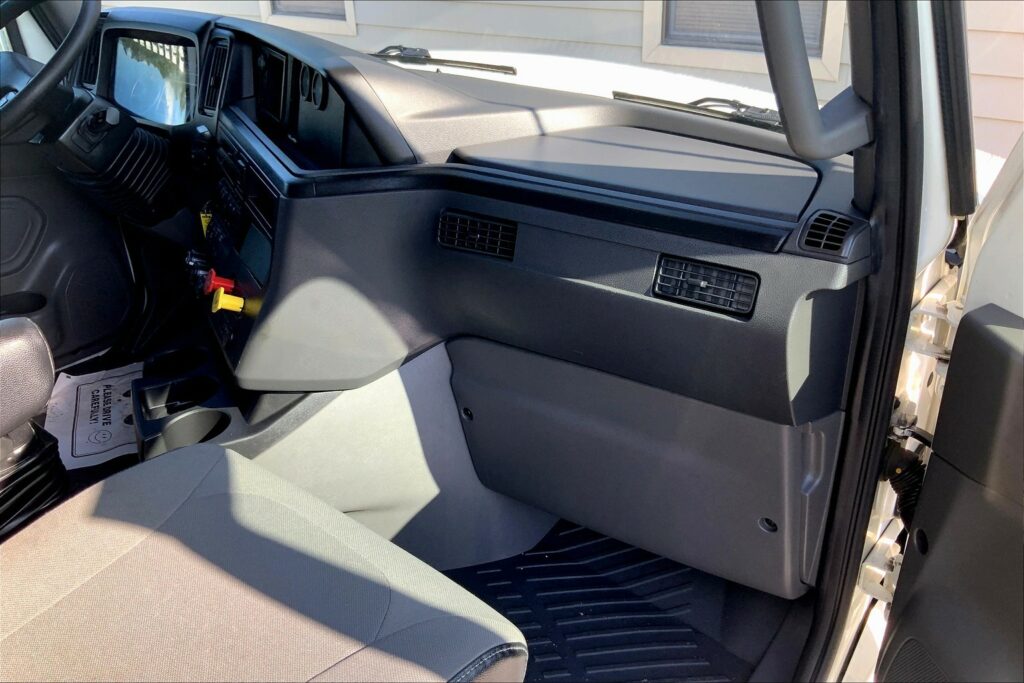 2023 INT LT625 6×4 Sleeper