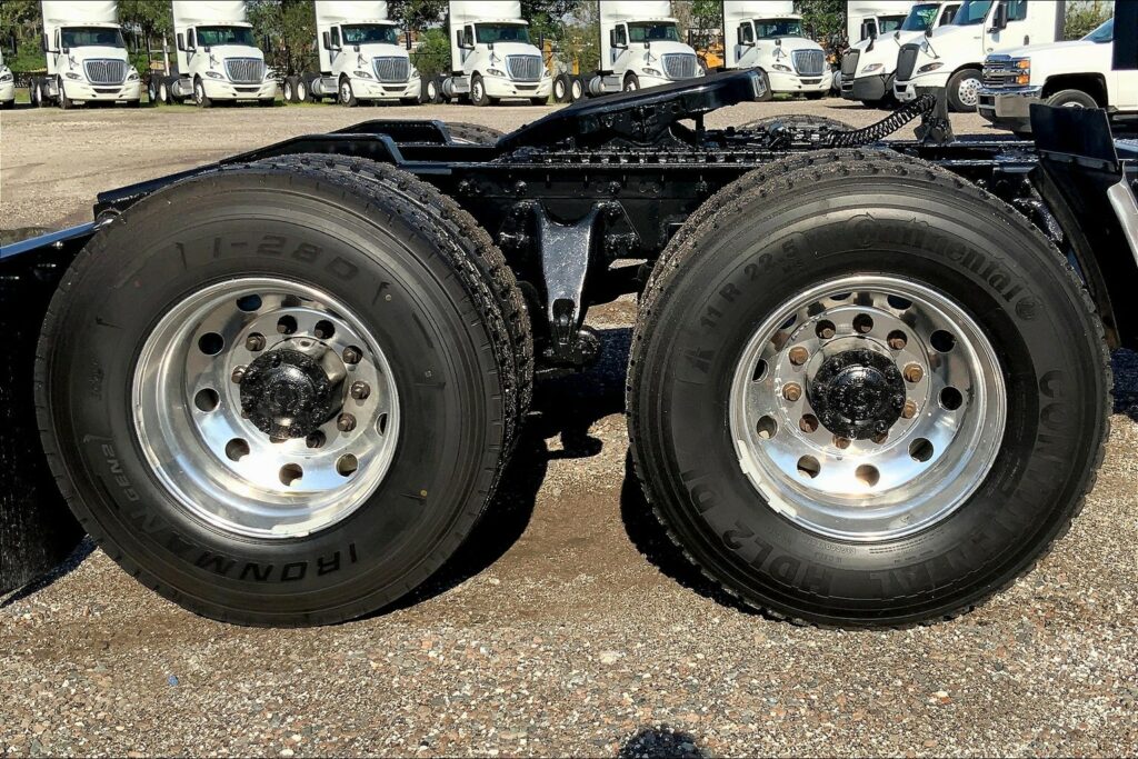 2023 INT LT625 6×4 Sleeper