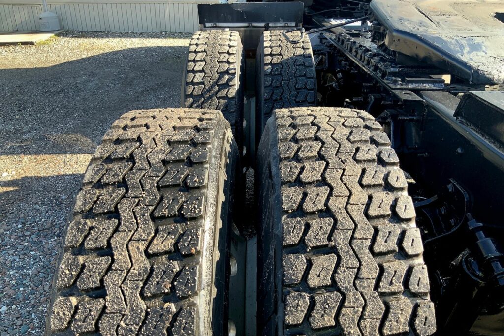 2023 INT LT625 6×4 Sleeper