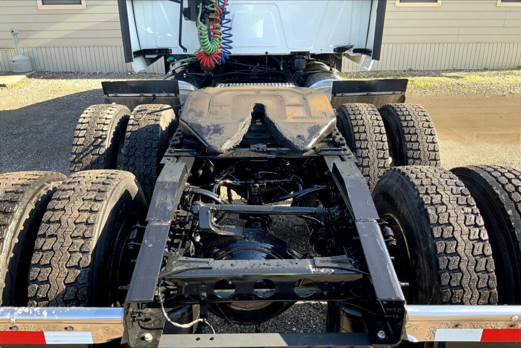 2023 INT LT625 6×4 Sleeper