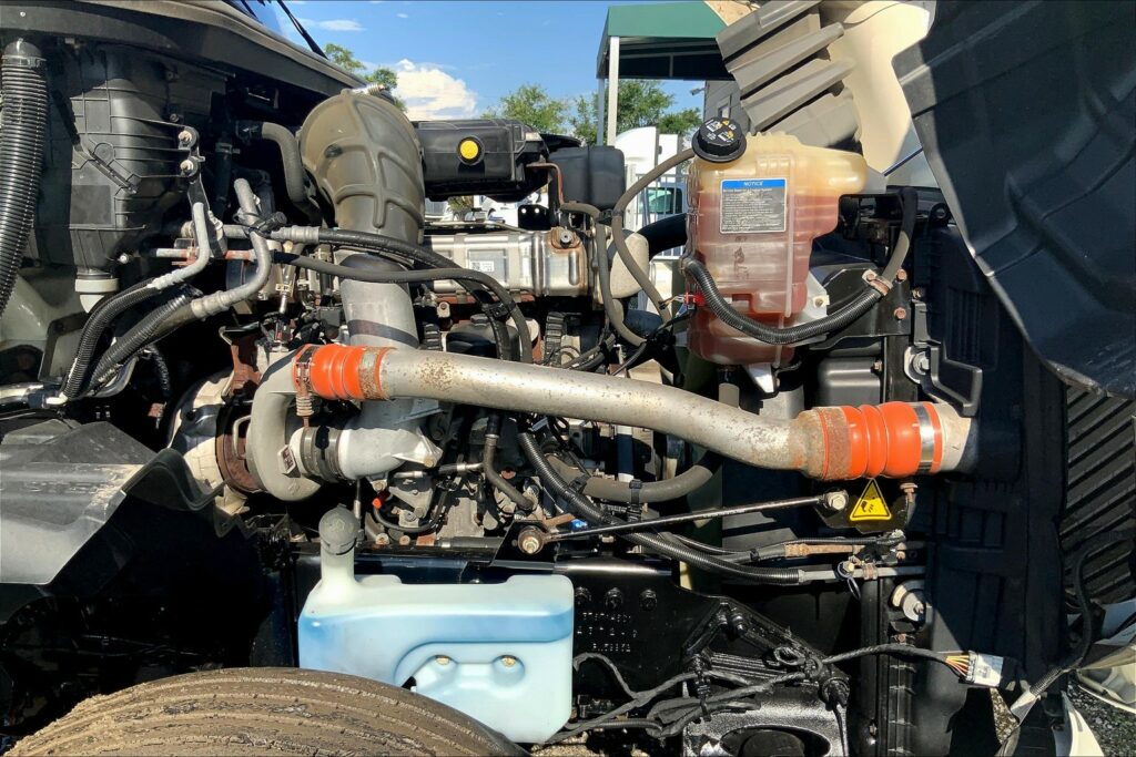 2023 INT LT625 6×4 Sleeper