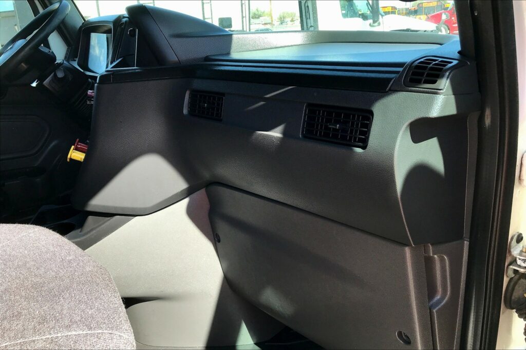 2022 INT LT625 6×4 Sleeper