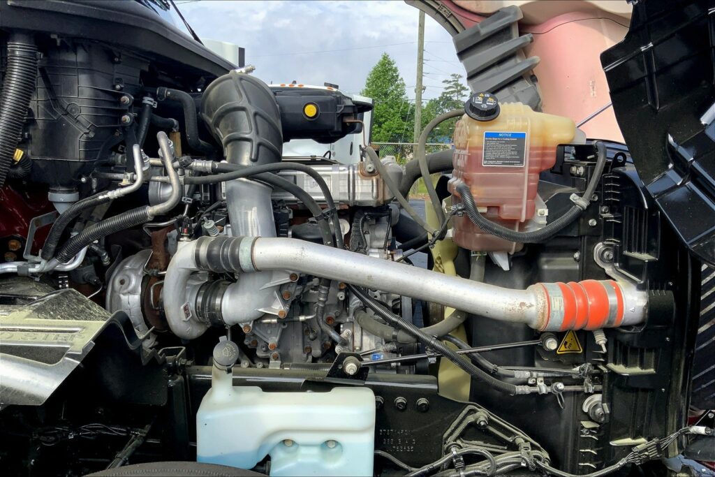 2022 INT LT625 6×4 Sleeper