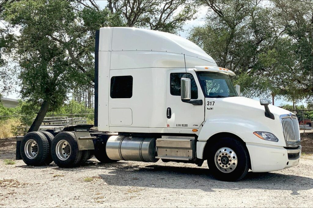 2023 INT LT625 6×4 Sleeper