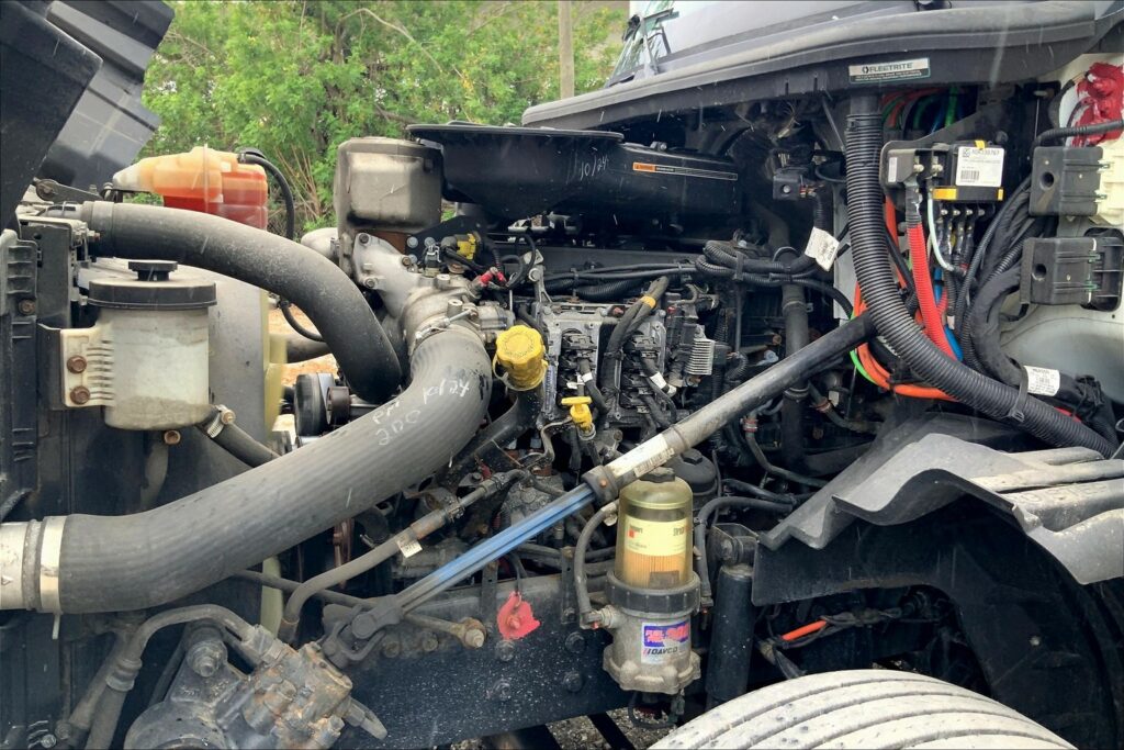 2023 INT LT625 6×4 Sleeper