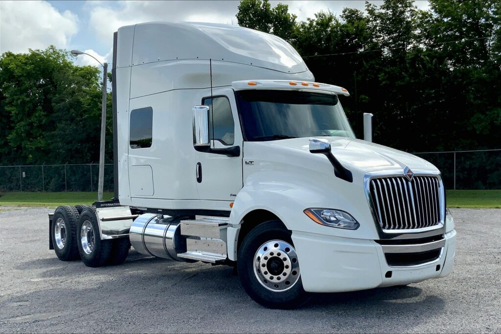 2023 INT LT625 6×4 Sleeper