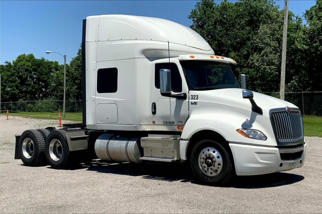 2023 INT LT625 6×4 Sleeper