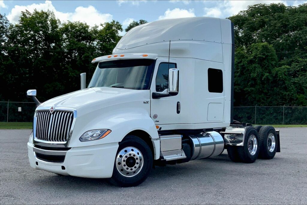 2023 INT LT625 6×4 Sleeper