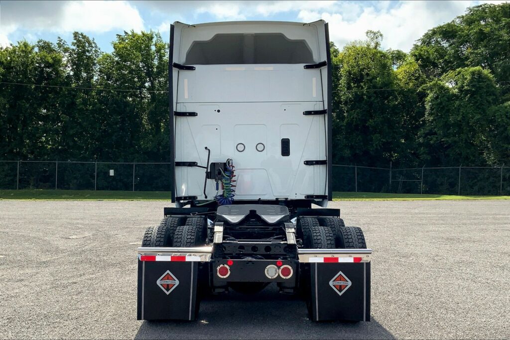 2023 INT LT625 6×4 Sleeper