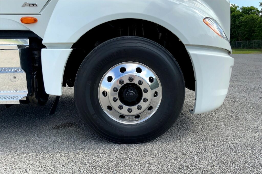 2023 INT LT625 6×4 Sleeper