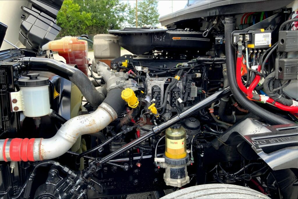 2023 INT LT625 6×4 Sleeper