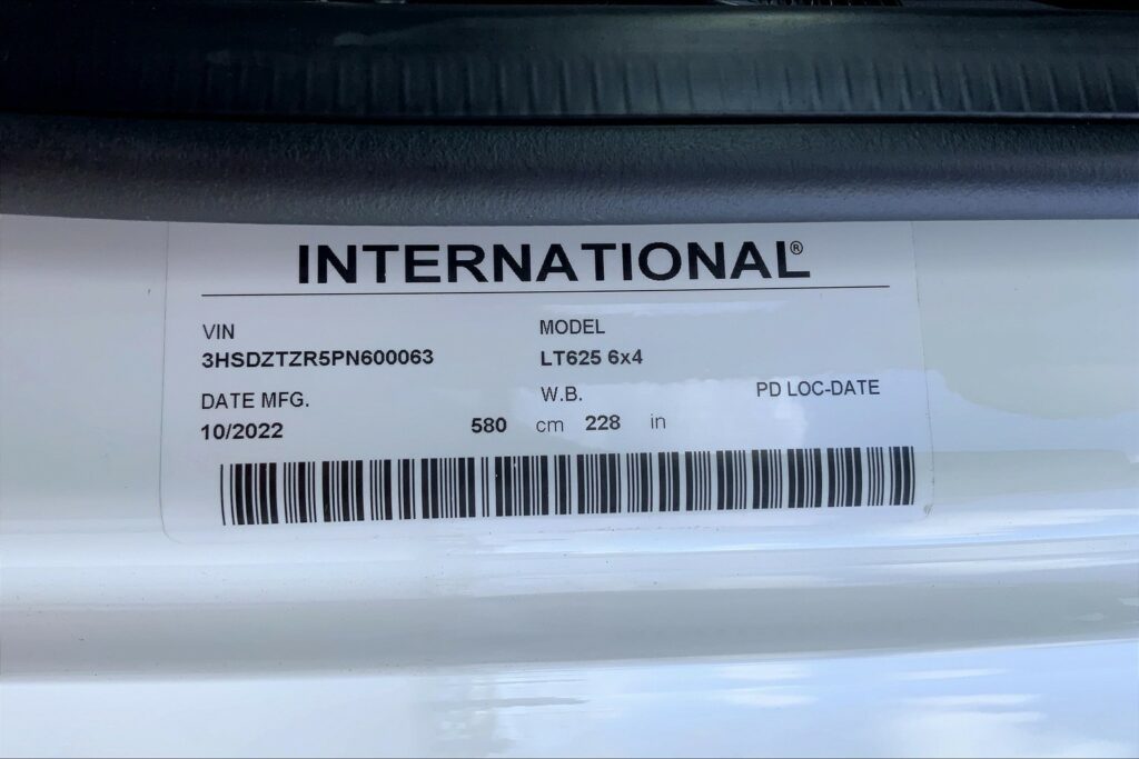 2023 INT LT625 6×4 Sleeper