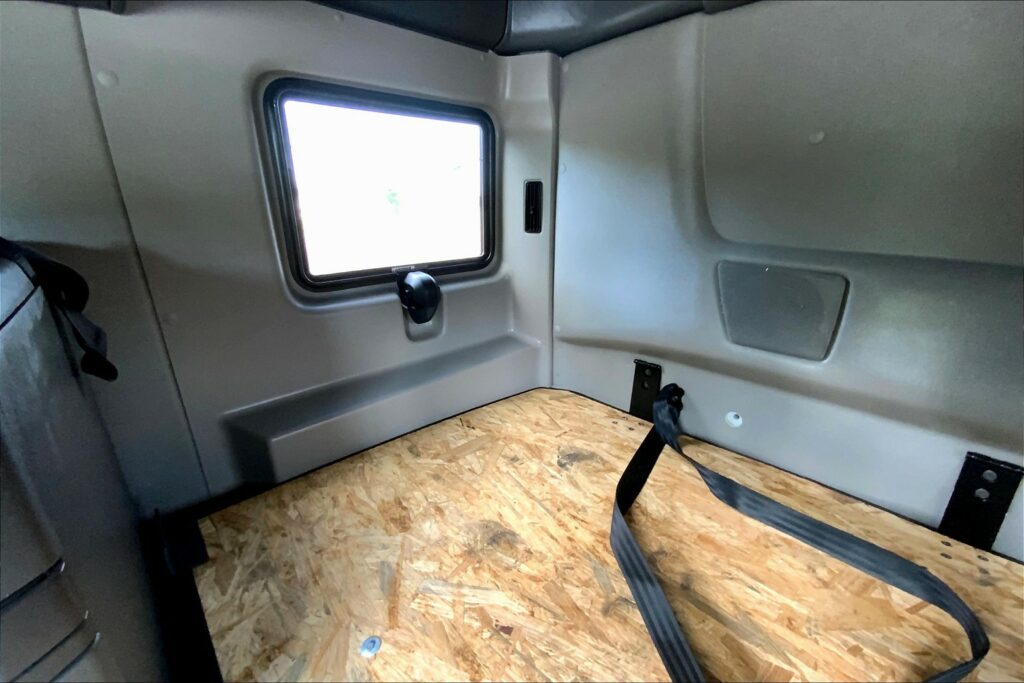 2023 INT LT625 6×4 Sleeper