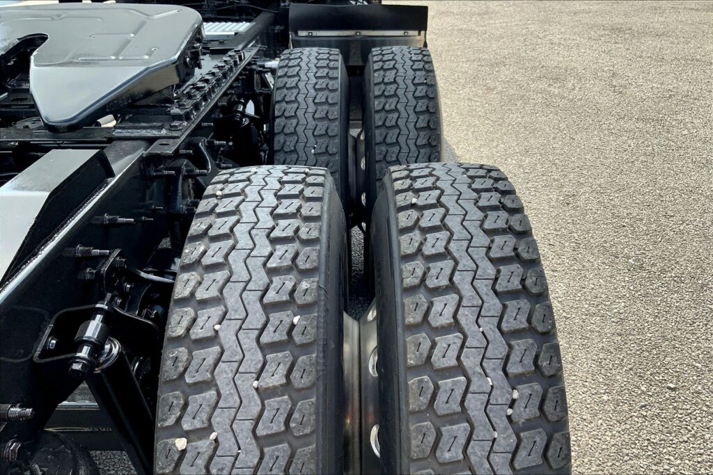 2023 INT LT625 6×4 Sleeper