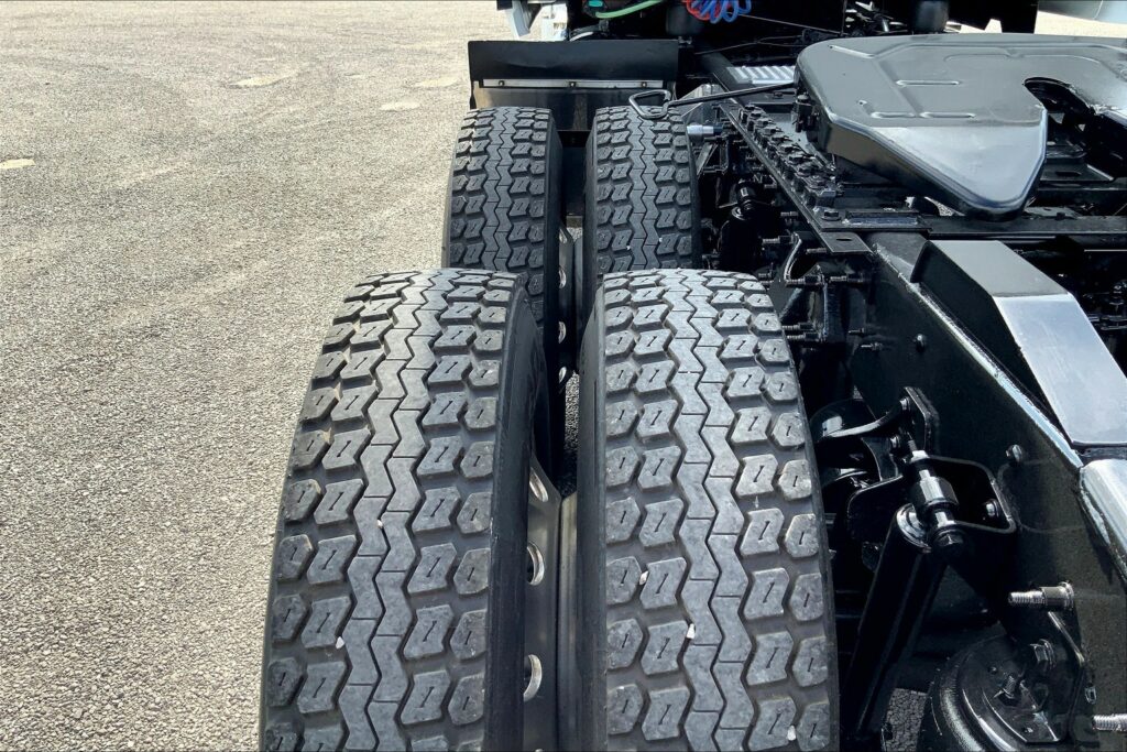 2023 INT LT625 6×4 Sleeper