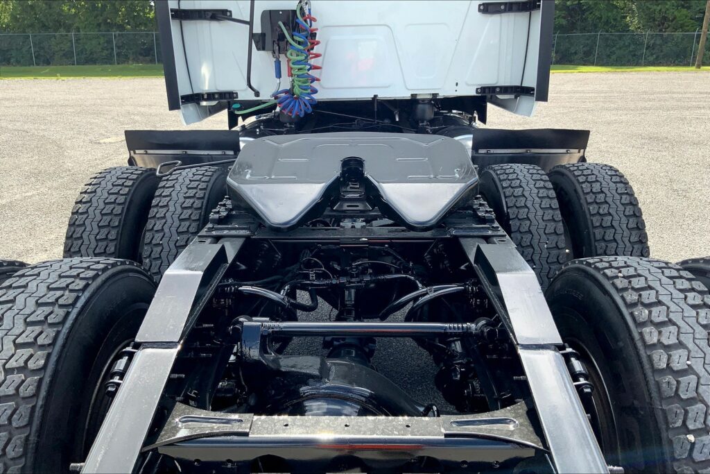 2023 INT LT625 6×4 Sleeper