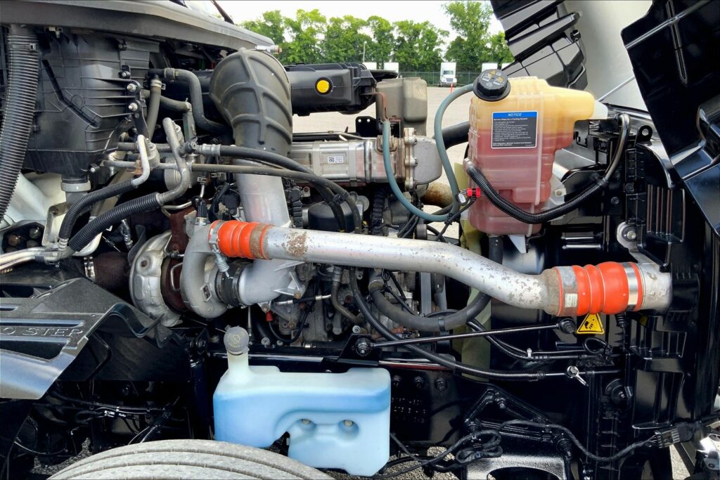 2023 INT LT625 6×4 Sleeper