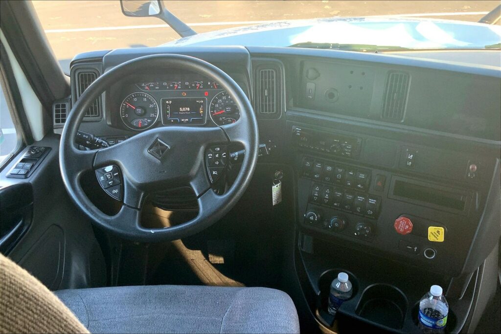 2021 INT LT625 6×4 Sleeper