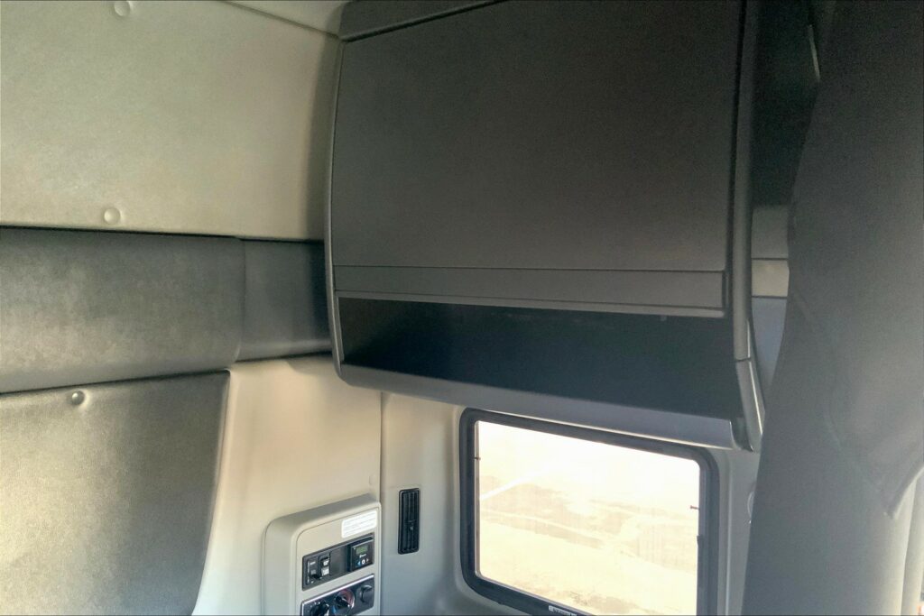 2021 INT LT625 6×4 Sleeper