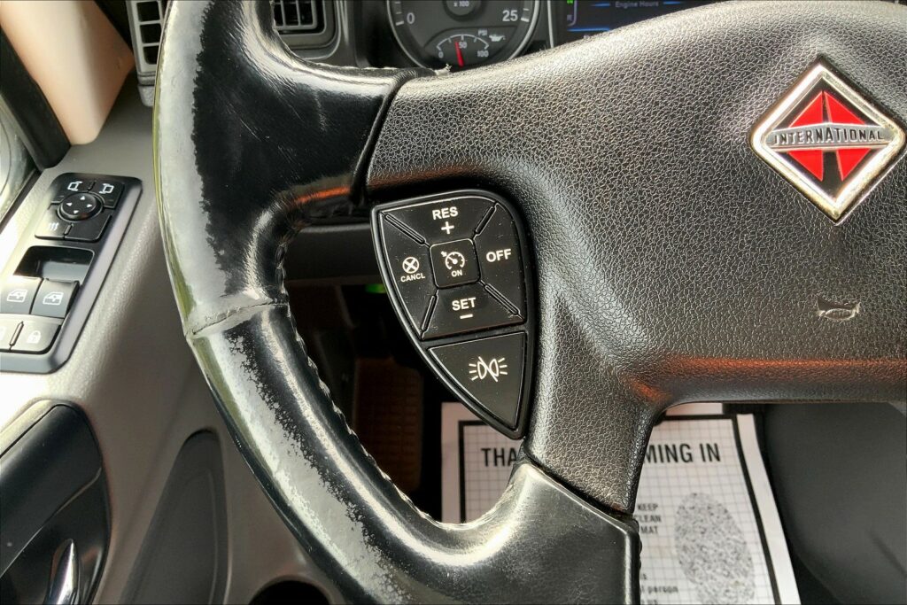 2020 INT LT625 6×4 Sleeper