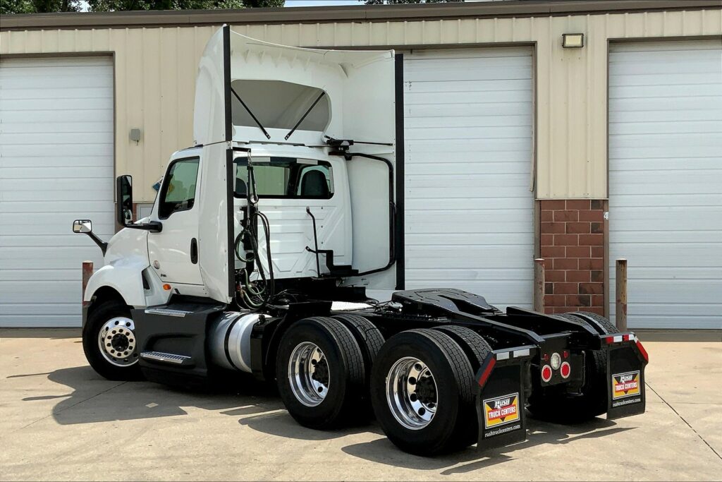 2021 INT LT625 6×4 Day Cab