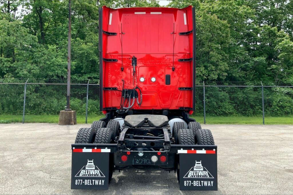 2022 INT LT625 6×4 Sleeper