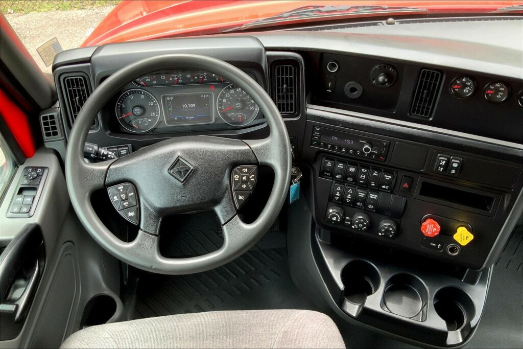 2022 INT LT625 6×4 Sleeper