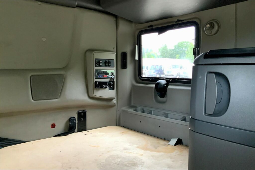 2022 INT LT625 6×4 Sleeper