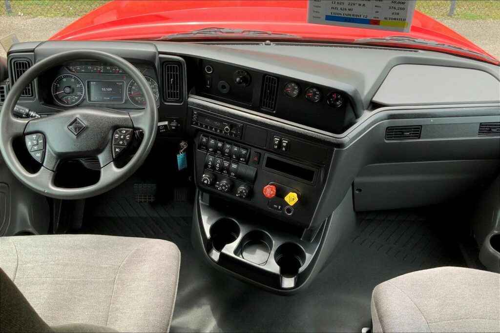 2022 INT LT625 6×4 Sleeper