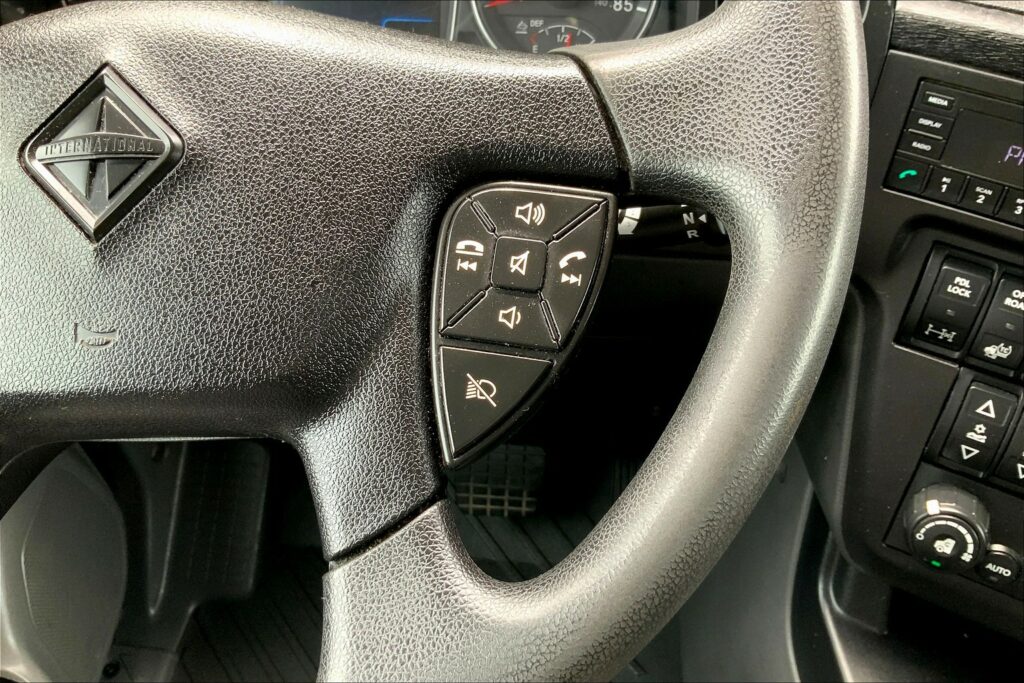 2022 INT LT625 6×4 Sleeper