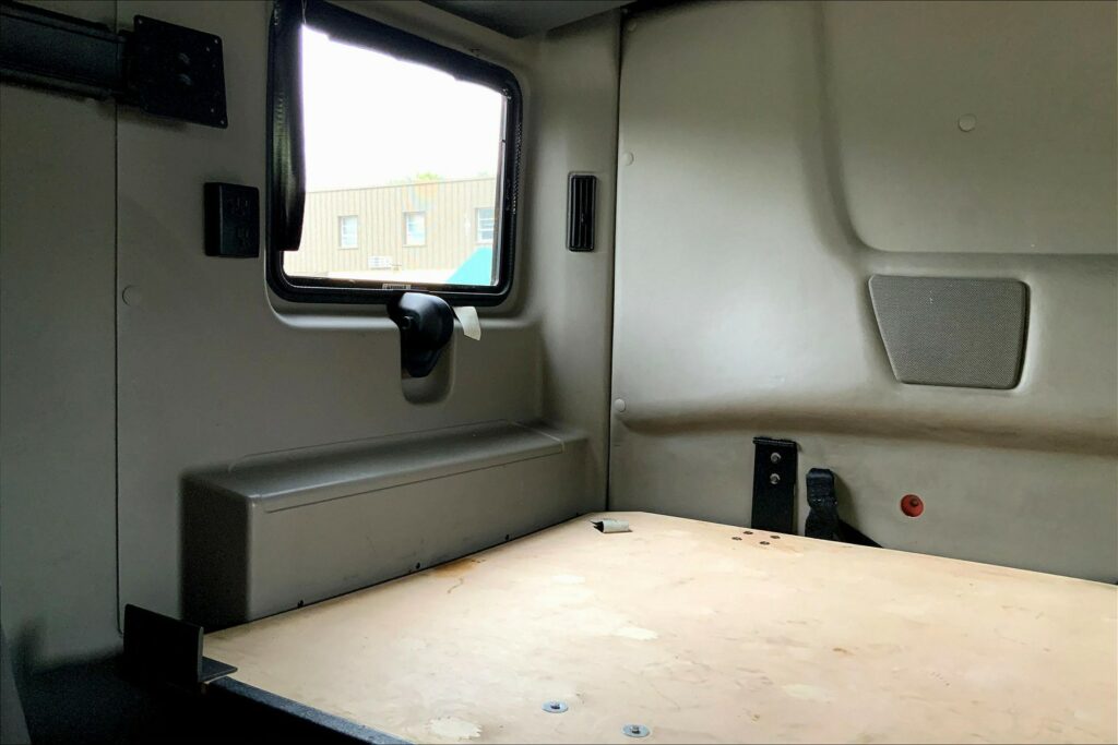 2022 INT LT625 6×4 Sleeper