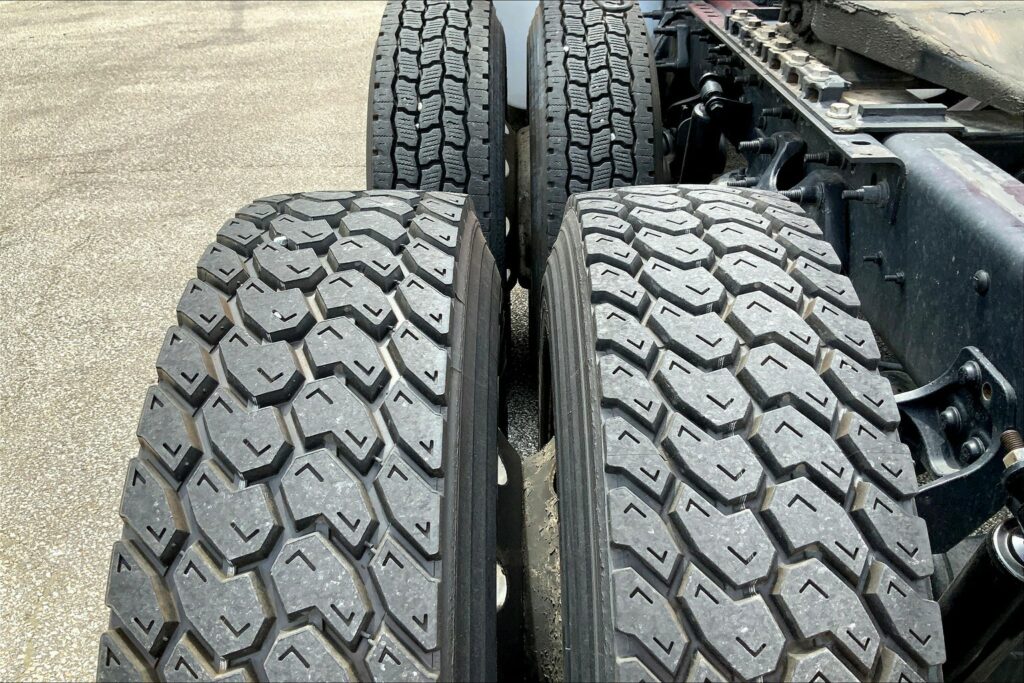 2022 INT LT625 6×4 Sleeper