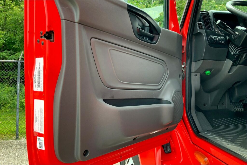 2022 INT LT625 6×4 Sleeper